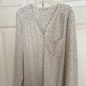 🌟🌟🌟$15 Pleione White/black dots blouse